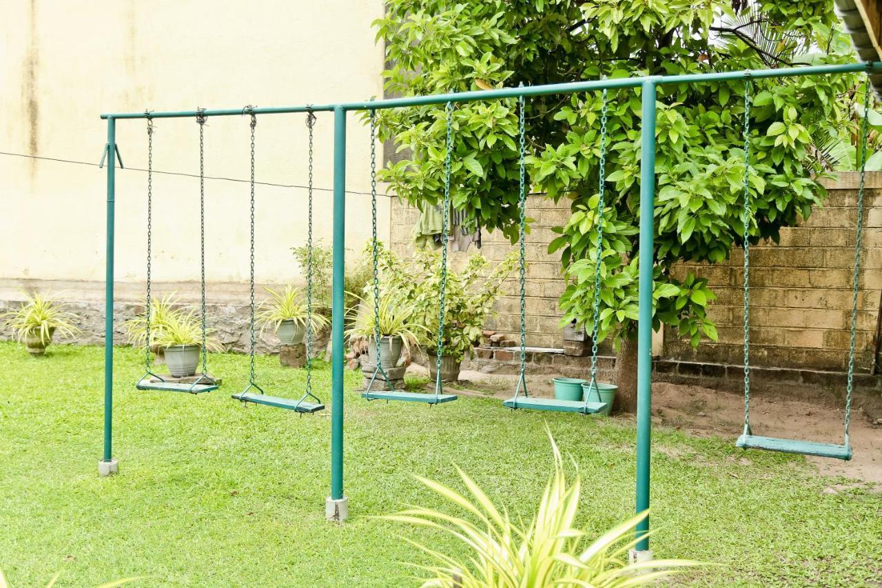 Merlyn Villa ネゴンボ エクステリア 写真